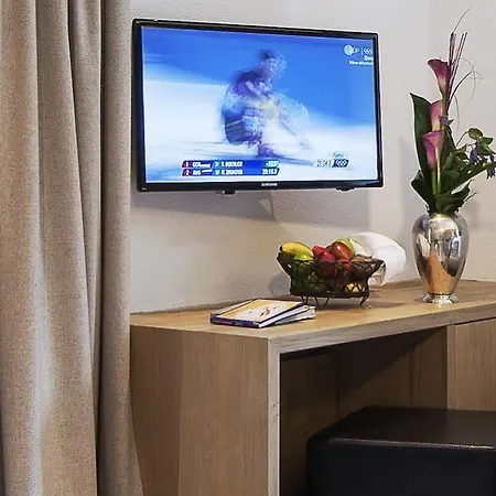 Lafairs Hotel 4*