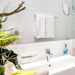 Lafairs Hotel 4*